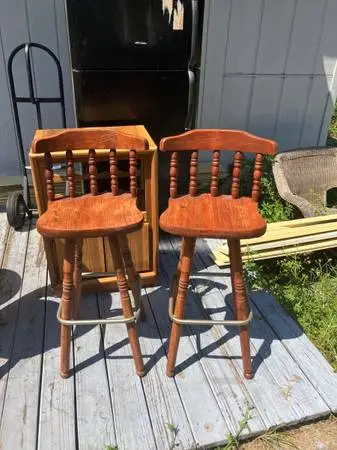 Wooden Spindle Back Swivel Bar Stools