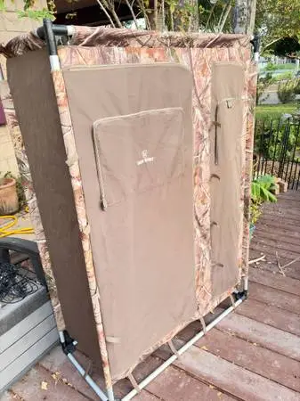 Outdoor hunting closet
