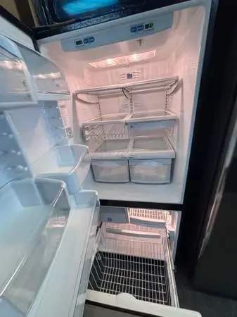 Special🔥 GE 30” bottom freezer fridge with ice maker , large selection of a