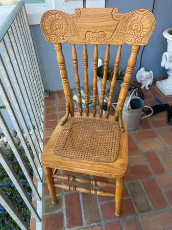 Solid golden Oak Pulaski KEEPSAKE Dining Table Chair - Excellent