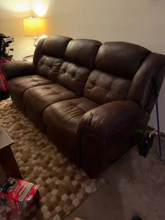 Perfect condition Leather reclining couch