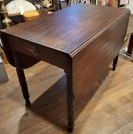 antique dining table, at Yardley Antiques