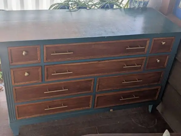 Chest of drawers