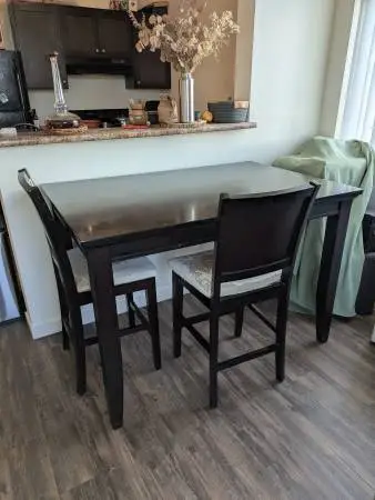 Dining Table and 4 Chairs
