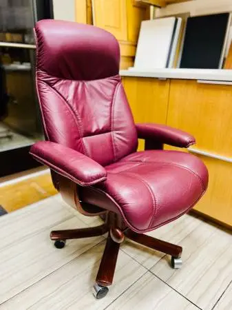 Stressless Style Office Chair. Norway Leather! MSRP $1,500! Excellent!