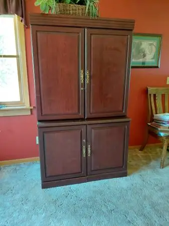 Computer desk