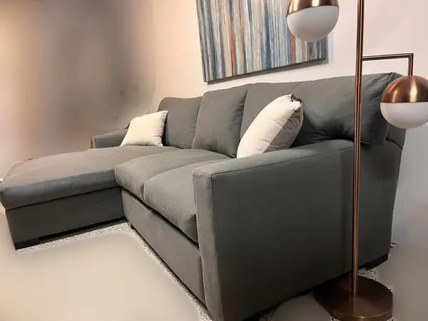 (+Delivery Opt.) Incredible / 2-Piece L-Shaped Sectional!