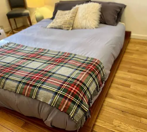Japanese style Queen Bed (no mattress)