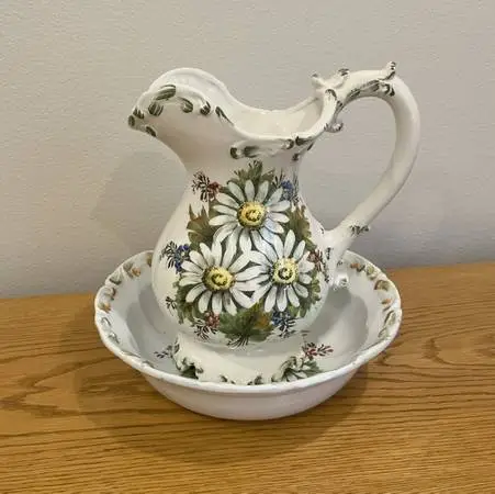 Still More Home Decor at Creative Bargains