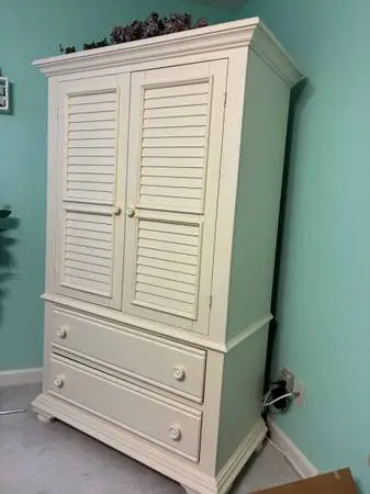 Armoire/Entertainment (TV) Cabinet