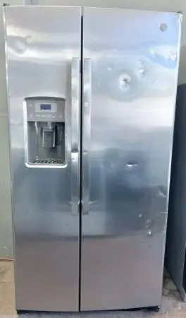 GE 36 Inch GSS25GSHPCSS Side by Side Refrigerator 25.32 Cu. Ft. , Used