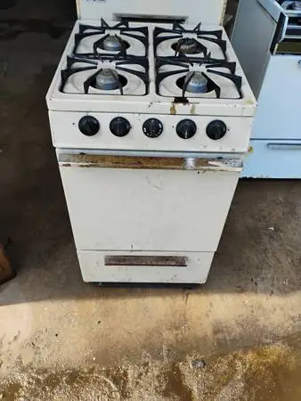 Gas stove and oven with also an extra heater