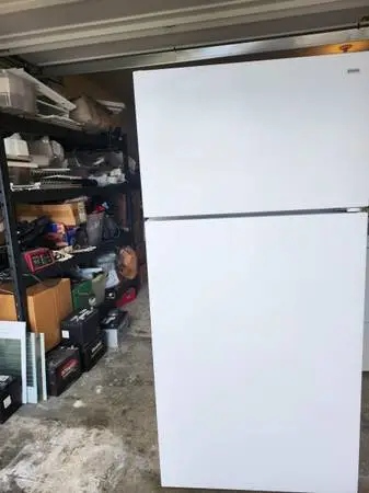 WHITE KENMORE REFRIGERATOR