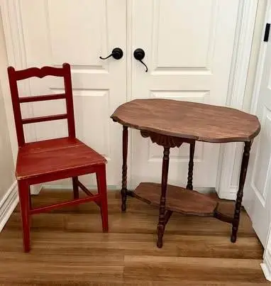 PRICED SEPARATELY ⭐️ VTG Chippy Red Chair & VTG Antique Parlor Table