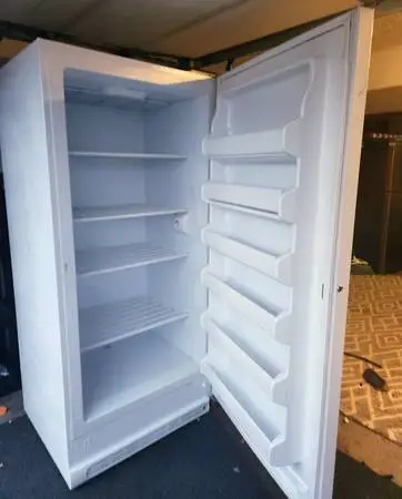 F.r.e.e.z.e.r Frigidaire