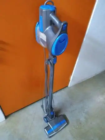 Shark Rocket Vacuum (Blue) Works Great