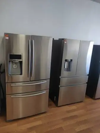 *Like new samsung 4door stainless*