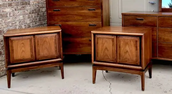 Awesome Mid century pair of night stands - great collection