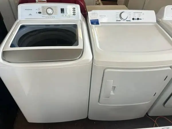 Combo Insignia Washer and Dryer Side by Side