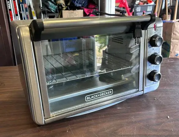 Black and Decker toaster oven
