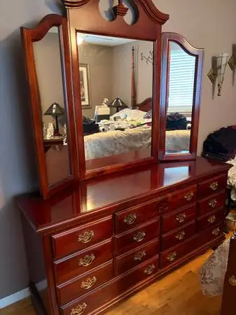 Beautiful Queen Ann Bedroom Set