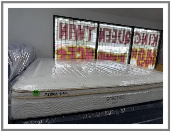 King Size Saatva Classic Mattress & Box Springs Bed Set