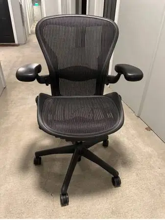 Herman Miller Aeron Size B fully loaded in perfect condition