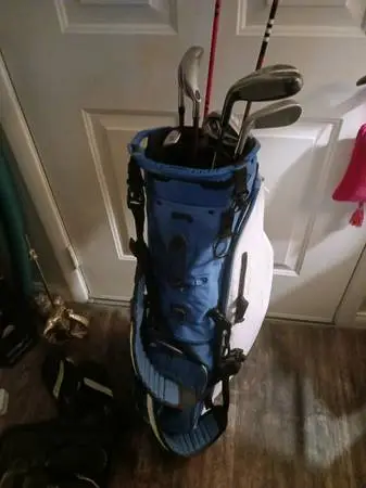 Calloway Golf bag w set of callaway golf clubs