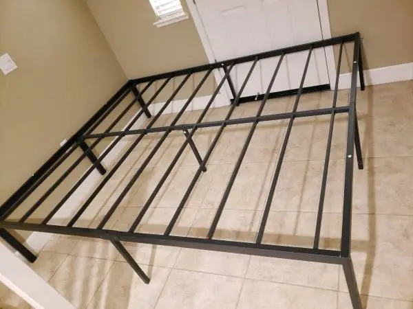 Like New 18 Heavy Duty Black Steel Frame California King Platform Bed