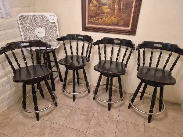 4 Bar Chairs 25 Tall