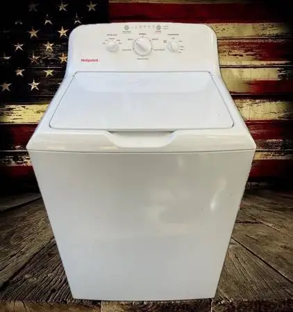 Hotpoint Ultra Capacity Washer. Works great. Free delivery