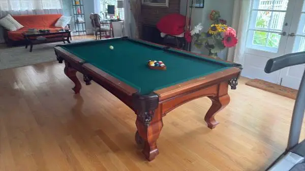 POOL TABLE
