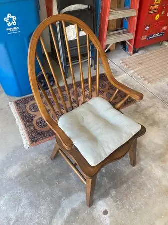 Wooden Kitchen/Dining Room Chairs