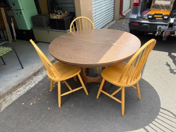table and chairs