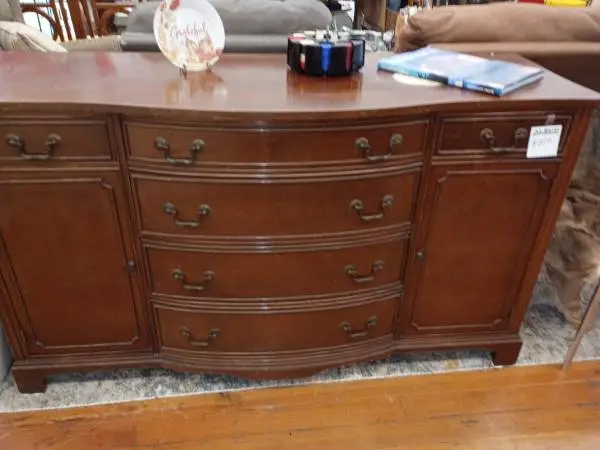 Vintage 6 Drawers/2 Doors w/Shelves>Buffet/Dresser
