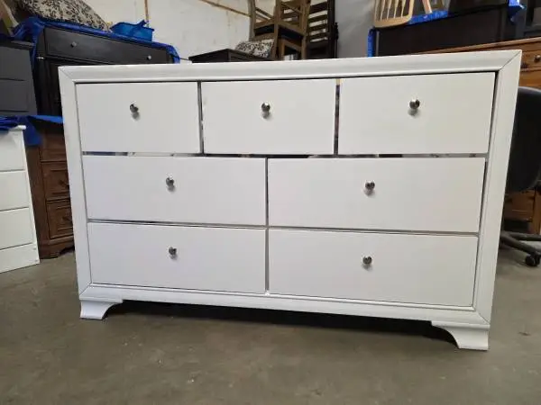 Modern White 7 Drawer Dresser
