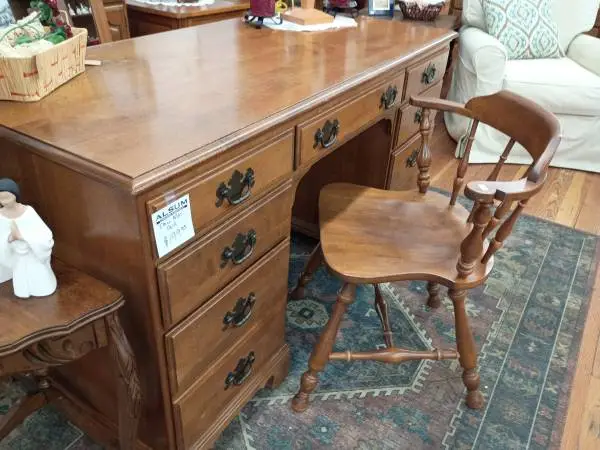 Nice Quality Vintage Ethan Allen Double Sided Desk