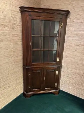 Henkel Harris Genuine Mahogany Curio Corner Cabinet Hutch China