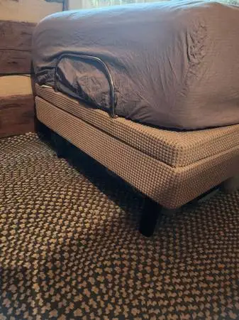 Serta Adjustable Split King / twin Bed