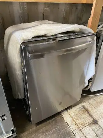 SS GE Dishwasher *TESTED* Model #GDT655SSJ4SS Used