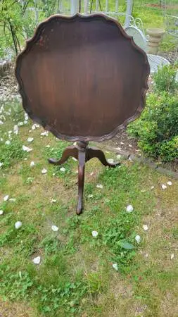 Old Piecrust Table