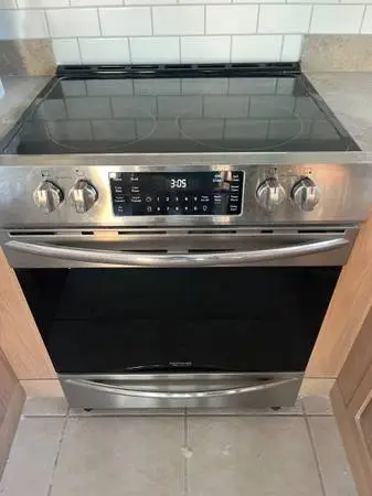 Frigidaire slide in stove