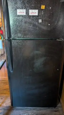 Black fridgidaire 20 cubic ft refrigerator for sell
