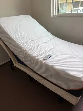 Temperpedic Twin XL With Afjustable/Massaging Base & Remote Control
