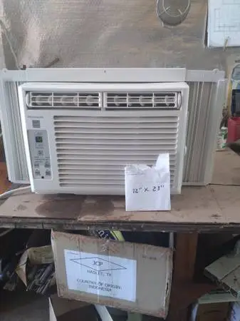 AC UNIT -WINDOW MOUNT