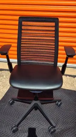 OFFICE CHAIR STEELCASE  THINK