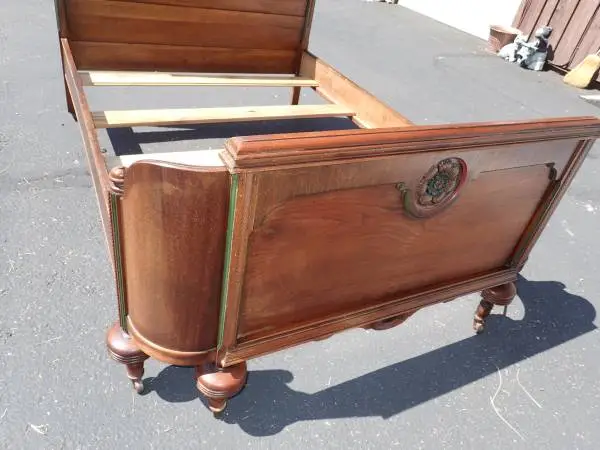 19th Century Victorian carved Walnut Full Size Bed Frame Rounded Corne