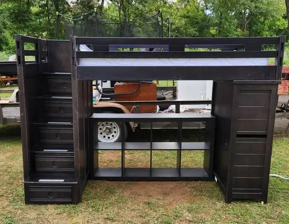 Rooms To Go Kids twin loft bed with mattress