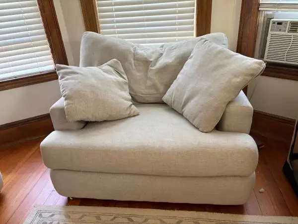 Couch and loveseat - must pick up by 8/20