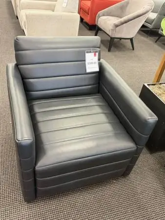 BLACK LEATHER CHAIR SPECIAL
